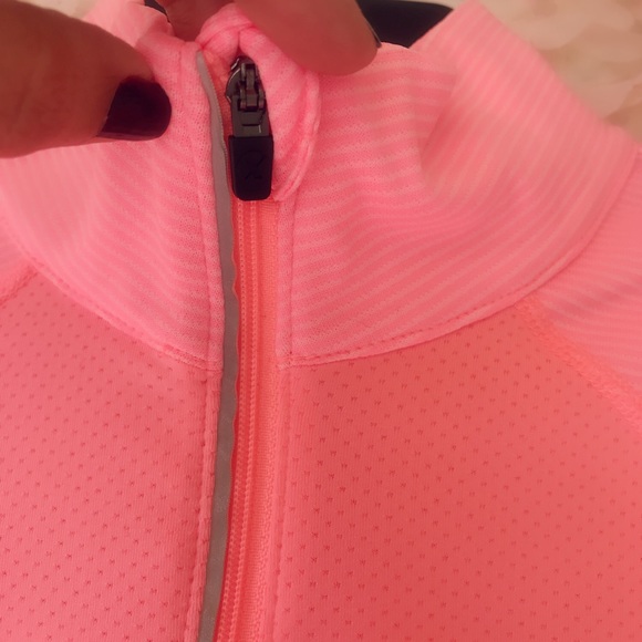 Xersion Slim Fit Activewear Top - Picture 7 of 8